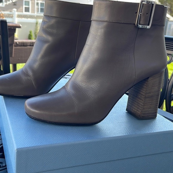 Prada Gray Leather Block-Heeled, Buckled Bootie.  Size 38-1/2 - Picture 10 of 10